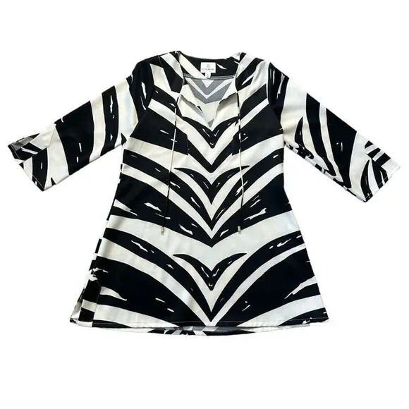 Jb By Julie Brown Dresses | Jb Julie Brown Nyc Black & White Abstract Split Neck Dress Size 4 | Color: Black/White | Size: 4 | Pm-03327107's Closet